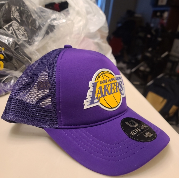 Ultra Game Lakers Trucker snapback - Picture 2 of 5